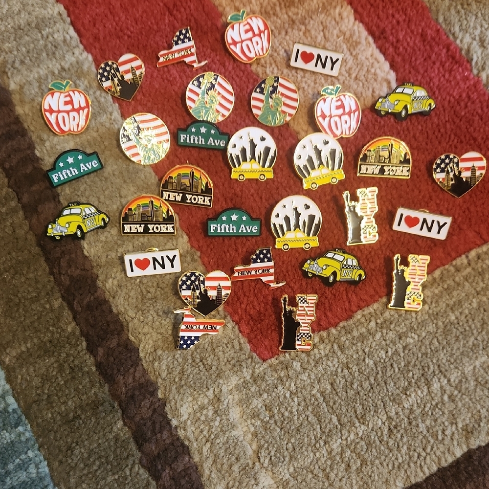 30 New York Enamel Lapel Souvenir Pin, Red Apple, Statue Of Liberty, I ❤️ NY